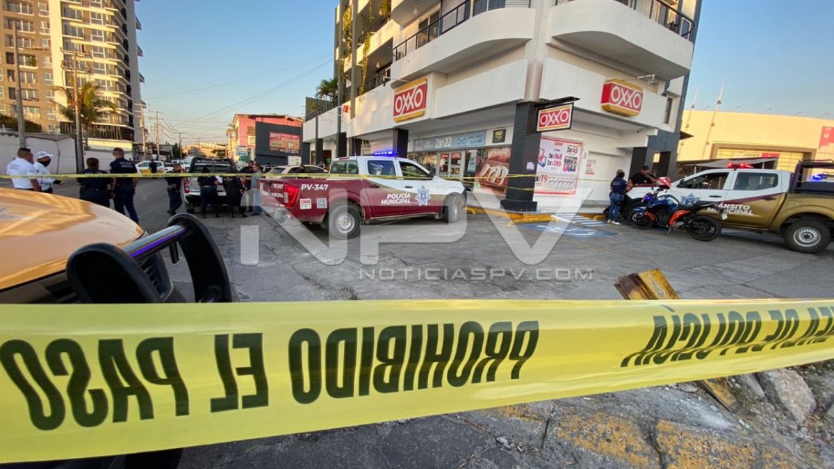 Video Momentos En Que La Policía Mata Al Asaltante De La Tienda Oxxo Noticiaspv 2829