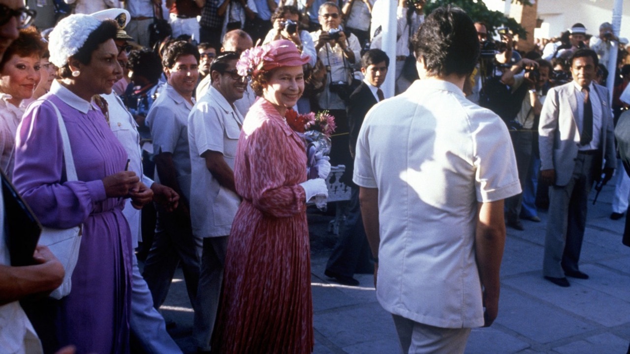 1983 El Año Que La Reina Isabel Ii Visitó Puerto Vallarta Noticiaspv 2745